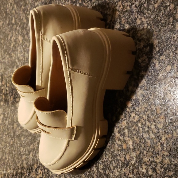 Sincerely Jules Platform Shoe - Picture 7 of 11